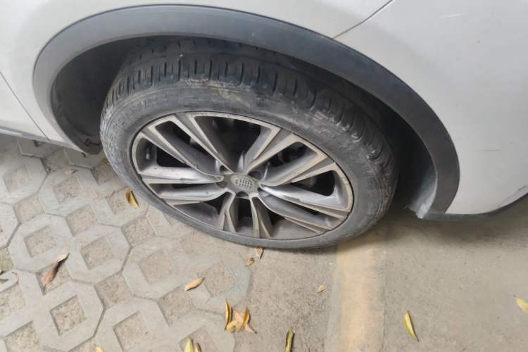 Used BYD Tang 2019 2.0T Automatic SmartConnect Luxury 7-Seater China VI Standard Right Front Wheel Hub