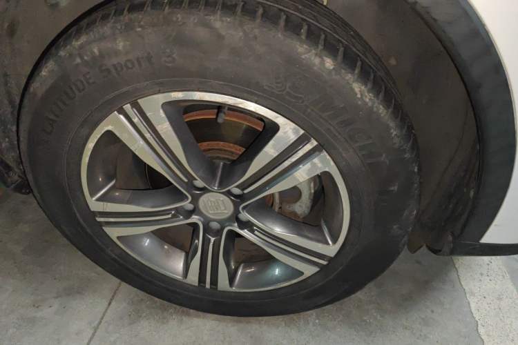Used BYD Tang 2019 2.0T Automatic SmartConnect Luxury Edition 7 Seats China VI Standard Right Front Wheel Hub