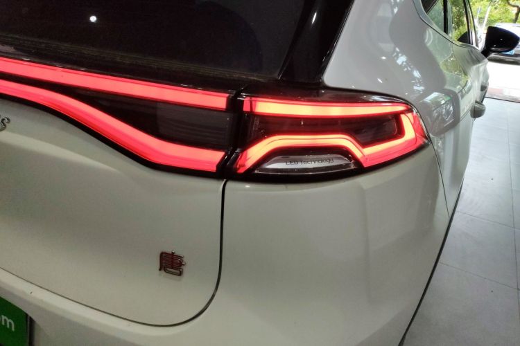Used BYD Tang 2019 2.0T Automatic SmartConnect Prestige 5-Seater China VI Standard Right Rear Taillight