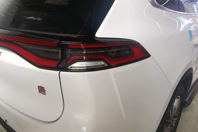 Used BYD Tang 2019 2.0T Automatic SmartConnect Luxury Edition 7 Seats China VI Standard Right Rear Taillight