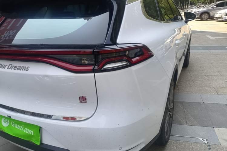 Used BYD Tang 2019 2.0T Automatic SmartConnect Luxury 7-Seater China VI Standard Right Rear Taillight