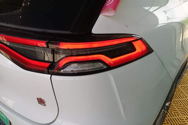 Used BYD Tang 2019 2.0T Automatic SmartConnect Prestige 5-Seater China VI Standard Right Rear Taillight