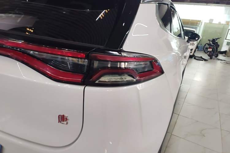Used BYD Tang 2019 2.0T Automatic SmartConnect Luxury Edition 7 Seats China VI Standard Right Rear Taillight