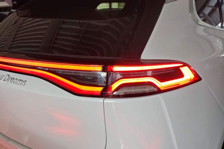 Used BYD Tang 2019 2.0T Automatic SmartConnect Prestige 7-Seater China VI Standard Right Rear Taillight