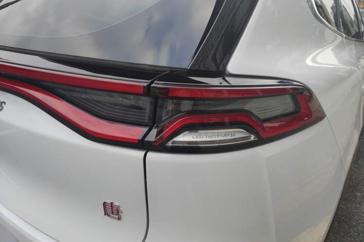 Used BYD Tang 2019 2.0T Automatic SmartConnect Prestige 5-Seater China VI Standard Right Rear Taillight