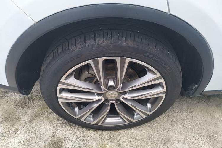 Used BYD Tang 2019 2.0T Automatic SmartConnect Prestige 7-Seater China VI Standard Right Rear Wheel Hub