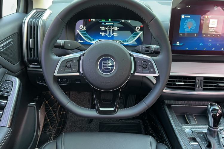 Used BYD Tang 2019 2.0T Automatic SmartConnect Luxury 7-Seater China VI Standard Steering Wheel