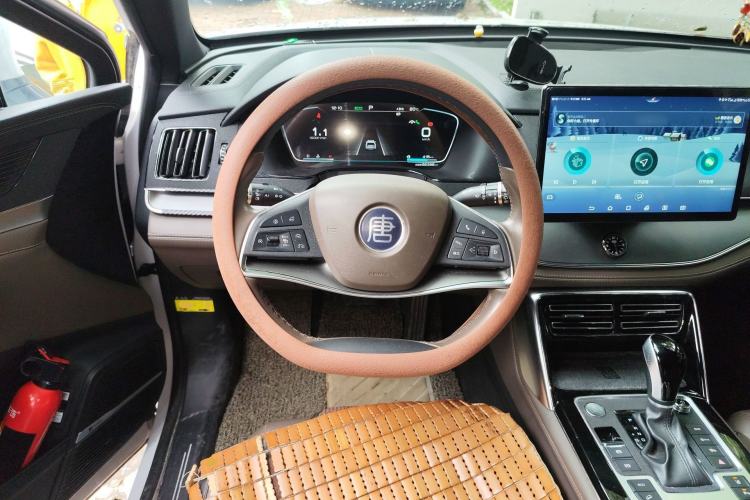 Used BYD Tang 2019 2.0T Automatic SmartConnect Luxury 7-Seater China VI Standard Steering Wheel