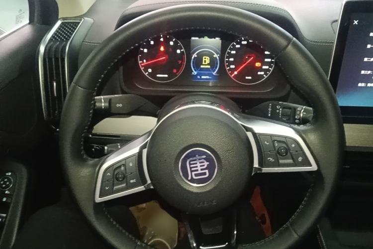 Used BYD Tang 2019 2.0T Automatic SmartConnect Luxury Edition 7 Seats China VI Standard Steering Wheel