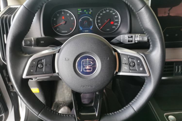 Used BYD Tang 2019 2.0T Automatic SmartConnect Prestige 7-Seater China VI Standard Steering Wheel
