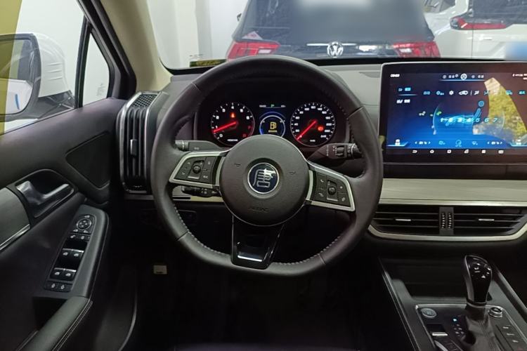 Used BYD Tang 2019 2.0T Automatic SmartConnect Luxury Edition 7 Seats China VI Standard Steering Wheel