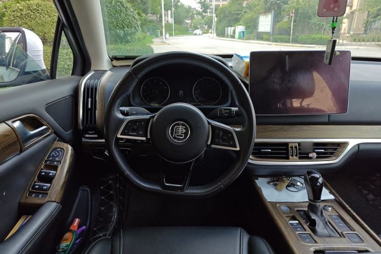 Used BYD Tang 2019 2.0T Automatic SmartConnect Prestige 7-Seater China VI Standard Steering Wheel