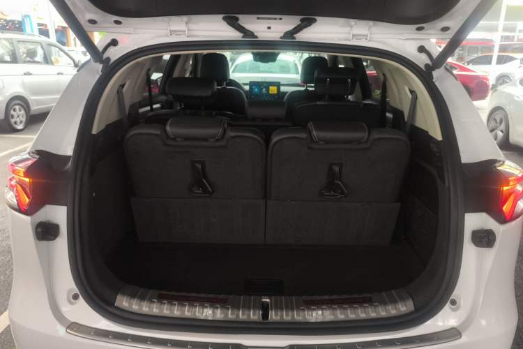 Used BYD Tang 2019 2.0T Automatic SmartConnect Prestige 7-Seater China VI Standard Trunk