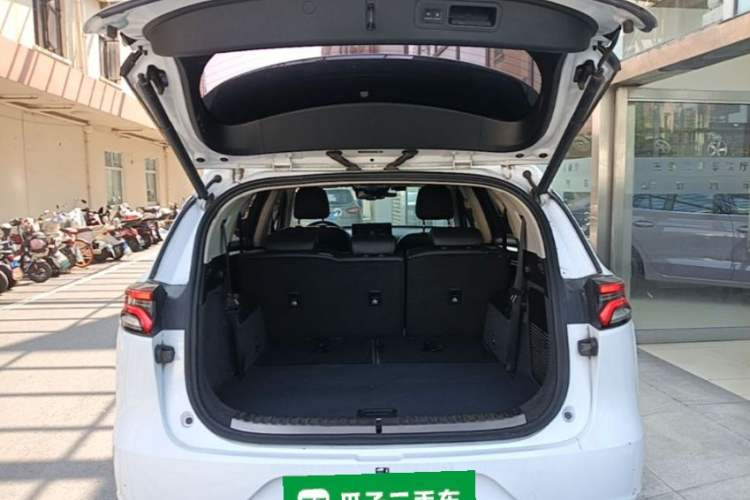 Used BYD Tang 2019 2.0T Automatic SmartConnect Luxury 7-Seater China VI Standard Trunk