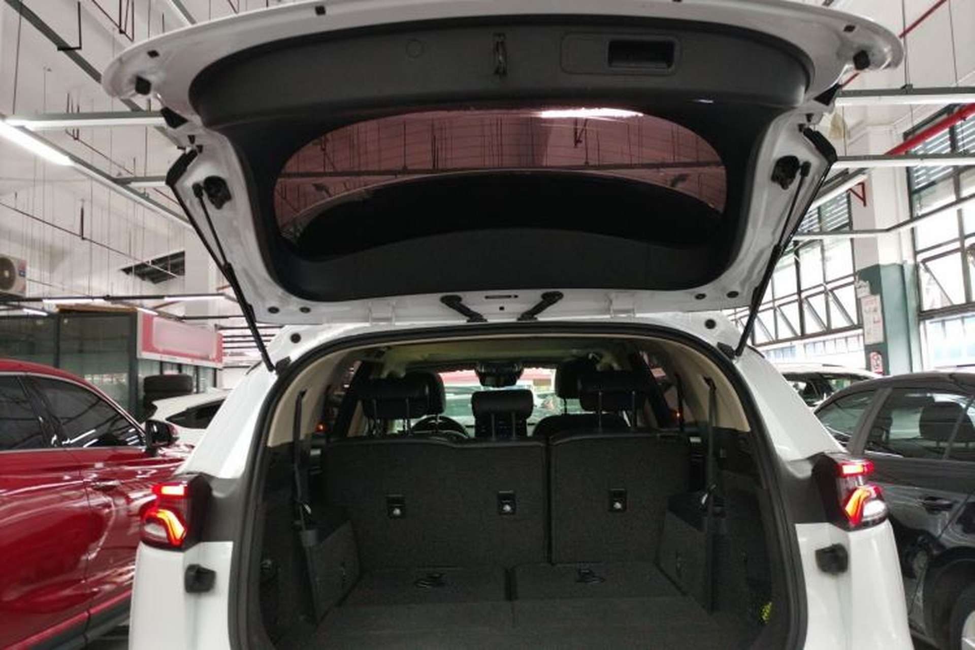 Used BYD Tang 2019 2.0T Automatic SmartConnect Luxury Edition 7 Seats China VI Standard Trunk