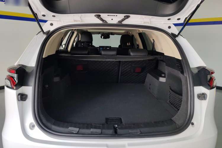 Used BYD Tang 2019 2.0T Automatic SmartConnect Luxury Edition 5 Seats China VI Standard Trunk