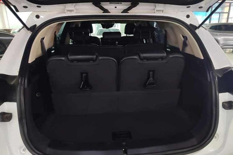Used BYD Tang 2019 2.0T Automatic SmartConnect Luxury Edition 7 Seats China VI Standard Trunk