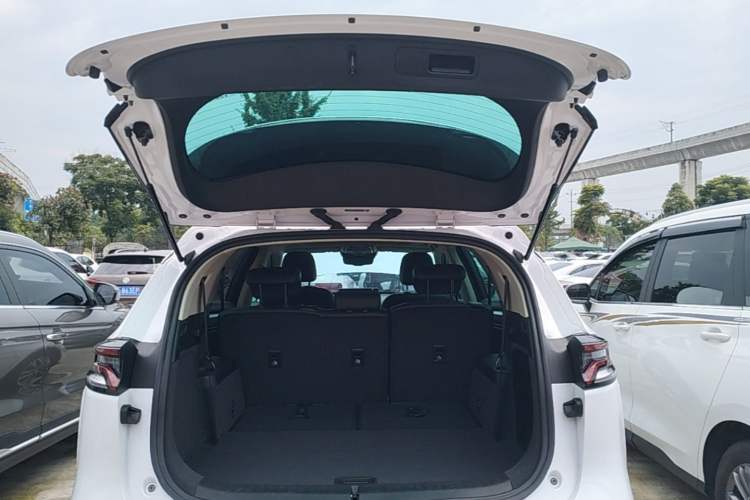 Used BYD Tang 2019 2.0T Automatic SmartConnect Prestige 7-Seater China VI Standard Trunk