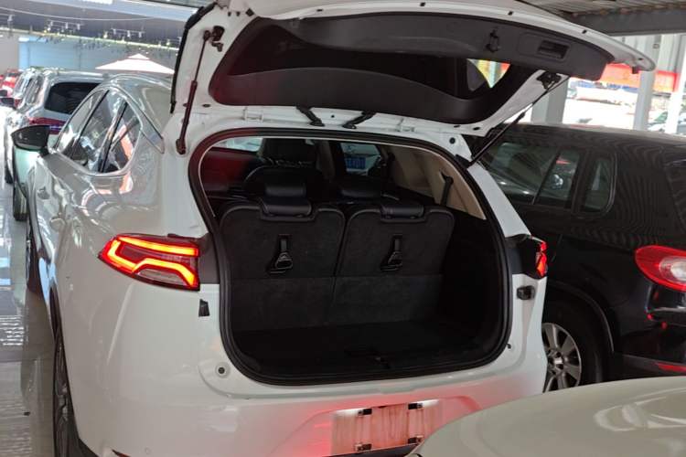 Used BYD Tang 2019 2.0T Automatic SmartConnect Prestige 7-Seater China VI Standard Trunk