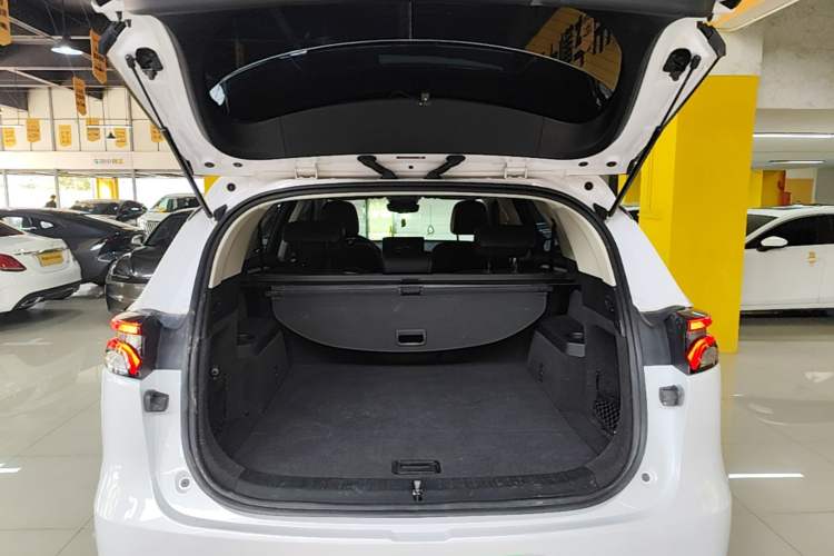 Used BYD Tang 2019 2.0T Automatic SmartConnect Luxury Edition 5 Seats China VI Standard Trunk