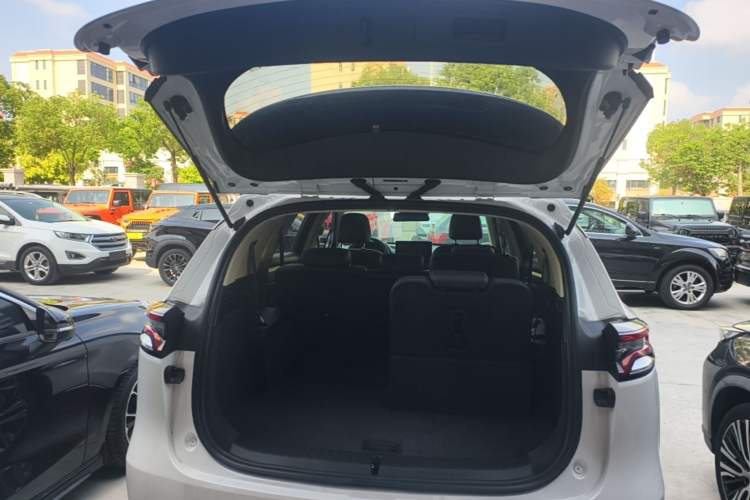 Used BYD Tang 2019 2.0T Automatic SmartConnect Prestige 7-Seater China VI Standard Trunk