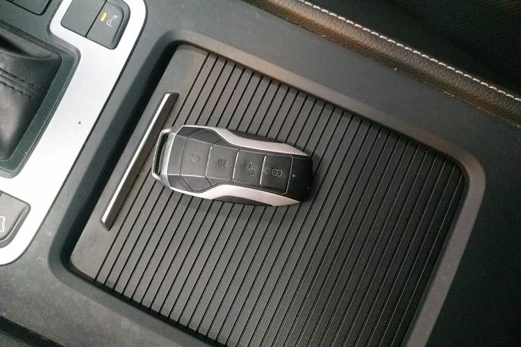 Used BYD Tang 2019 2.0T Automatic SmartConnect Prestige 7-Seater China VI Standard Vehicle Key