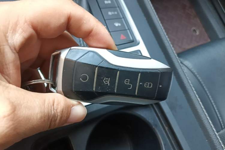 Used BYD Tang 2019 2.0T Automatic SmartConnect Luxury 7-Seater China VI Standard Vehicle Key