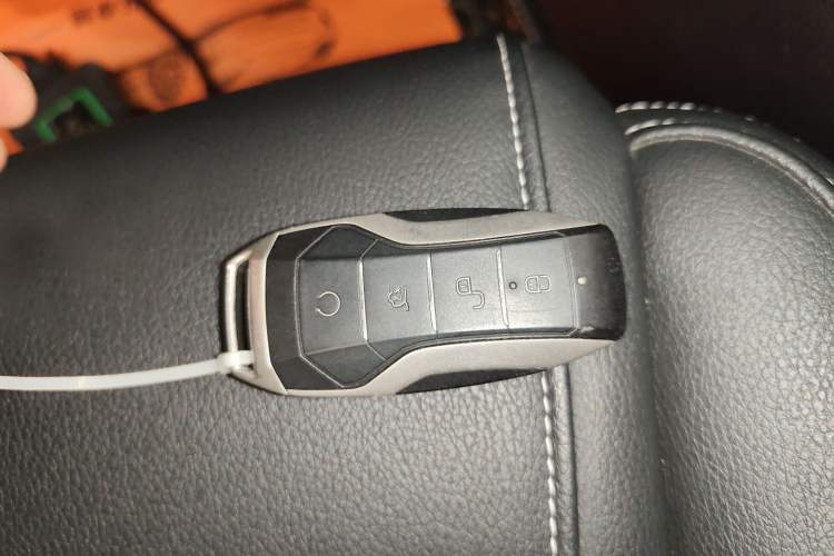 Used BYD Tang 2019 2.0T Automatic SmartConnect Prestige 5-Seater China VI Standard Vehicle Key