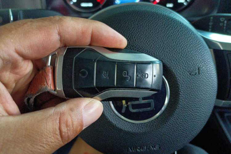 Used BYD Tang 2019 2.0T Automatic SmartConnect Luxury Edition 7 Seats China VI Standard Vehicle Key