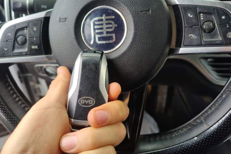 Used BYD Tang 2019 2.0T Automatic SmartConnect Prestige 7-Seater China VI Standard Vehicle Key