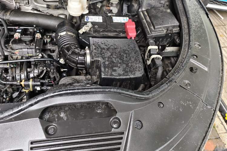 Used BYD Tang 2021 2.0T Automatic Flagship Edition Engine Bay Left