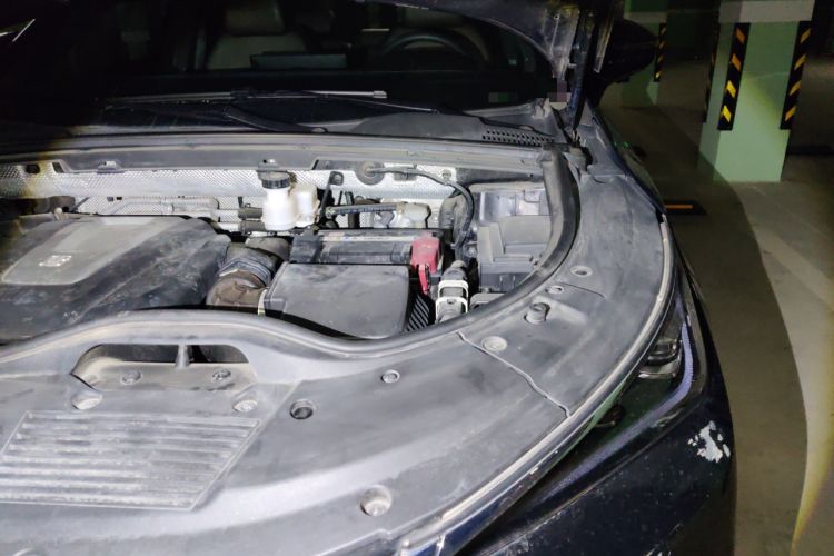 Used BYD Tang 2021 2.0T Automatic Flagship Edition Engine Bay Left