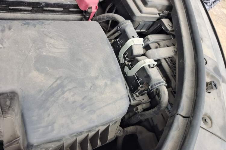 Used BYD Tang 2021 2.0T Automatic Flagship Edition Engine Bay Left