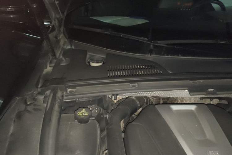 Used BYD Tang 2021 2.0T Automatic Flagship Edition Engine Bay Right