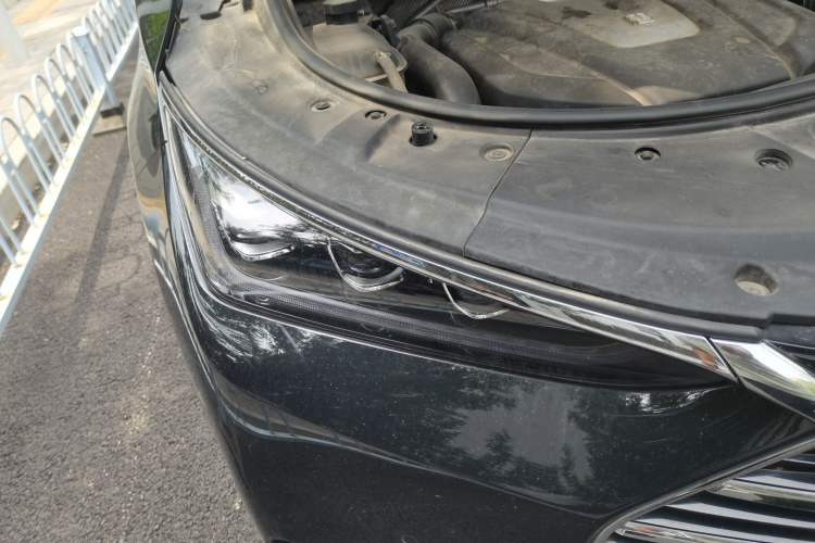 Used BYD Tang 2021 2.0T Automatic Flagship Edition Engine Bay Right
