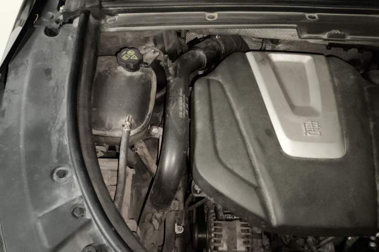 Used BYD Tang 2021 2.0T Automatic Flagship Edition Engine Bay Right