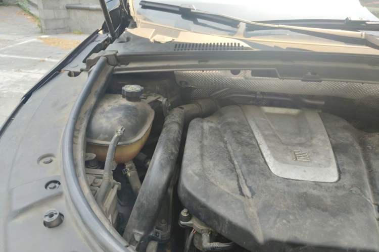 Used BYD Tang 2021 2.0T Automatic Flagship Edition Engine Bay Right