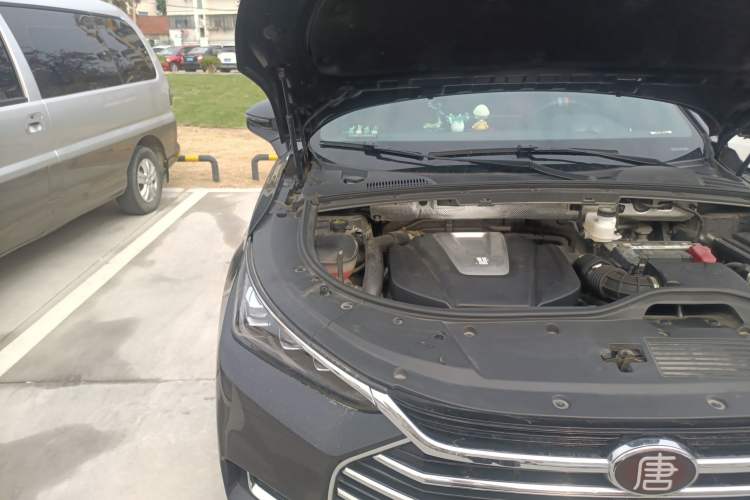 Used BYD Tang 2021 2.0T Automatic Flagship Edition Engine Bay Right