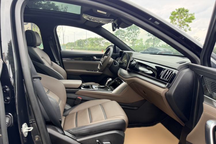 Used BYD Tang 2021 2.0T Automatic Flagship Edition Interior 4