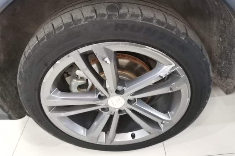 Used BYD Tang 2021 2.0T Automatic Flagship Edition Left Front Wheel Hub