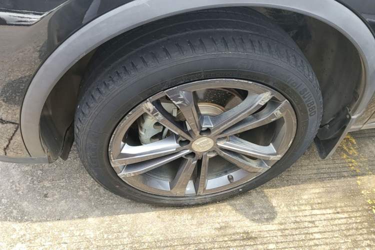 Used BYD Tang 2021 2.0T Automatic Flagship Edition Left Front Wheel Hub