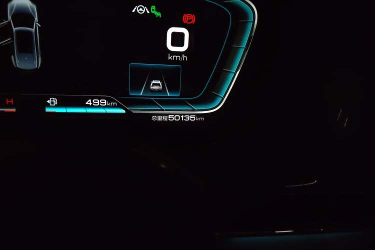 Used BYD Tang 2021 2.0T Automatic Flagship Edition Odometer Close Up