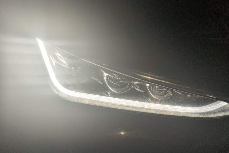 Used BYD Tang 2021 2.0T Automatic Flagship Edition Right Front Headlight