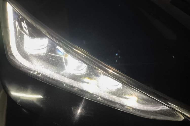 Used BYD Tang 2021 2.0T Automatic Flagship Edition Right Front Headlight