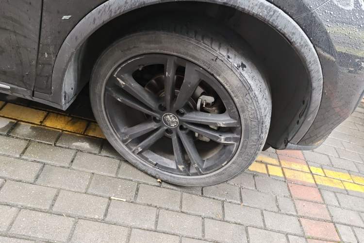 Used BYD Tang 2021 2.0T Automatic Flagship Edition Right Front Wheel Hub