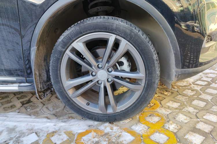 Used BYD Tang 2021 2.0T Automatic Flagship Edition Right Front Wheel Hub