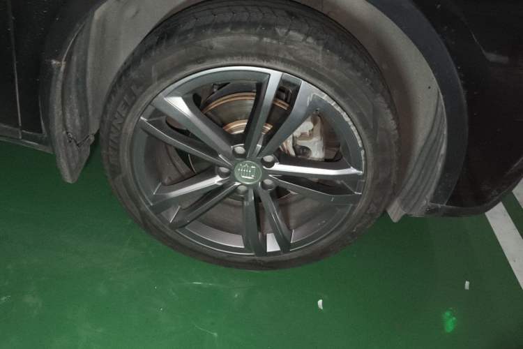 Used BYD Tang 2021 2.0T Automatic Flagship Edition Right Front Wheel Hub