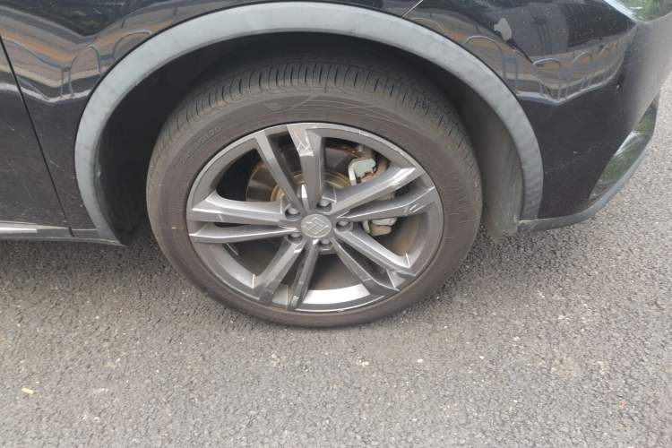 Used BYD Tang 2021 2.0T Automatic Flagship Edition Right Front Wheel Hub