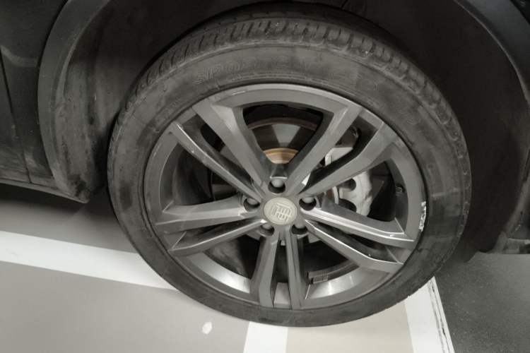 Used BYD Tang 2021 2.0T Automatic Flagship Edition Right Front Wheel Hub