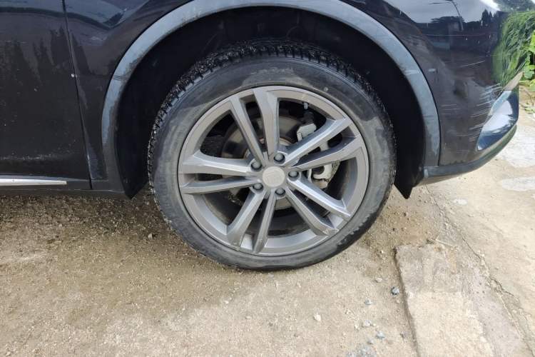 Used BYD Tang 2021 2.0T Automatic Flagship Edition Right Front Wheel Hub
